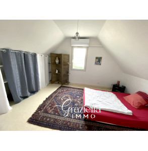 Chambre avec rangements
