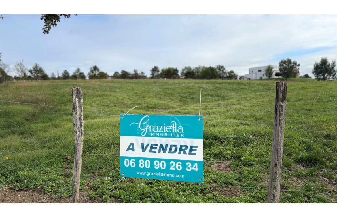 Terrain belle vue dégagée...